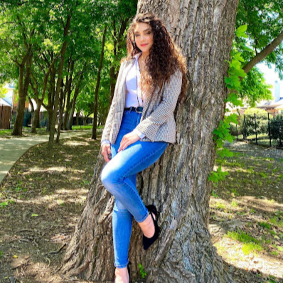 Meet your Posher, Grace - Picture 1 of 1